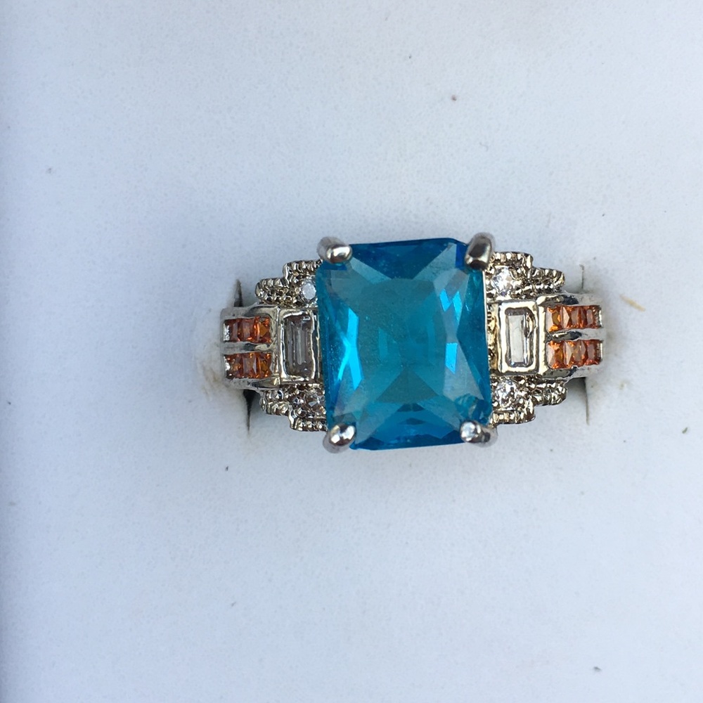 WOMENS RING